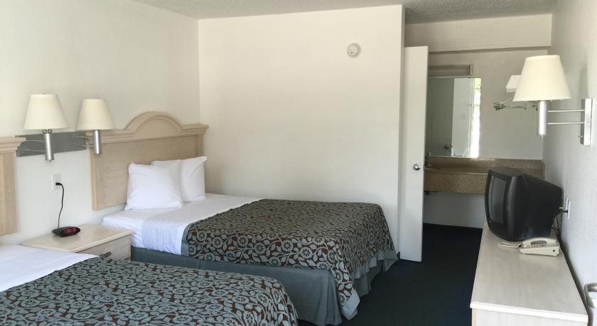 Days Inn Pensacola North Ferry Pass Екстер'єр фото